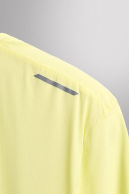 LIGHTWEIGHT TECHNICAL T-SHIRT - Zara фото 10
