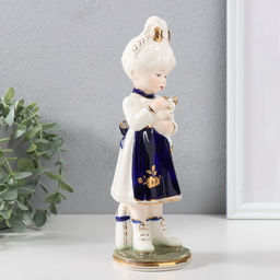Фигурка керамика «Девочка играет котёнком», кобальт, 7.3×7.3×22.5 см