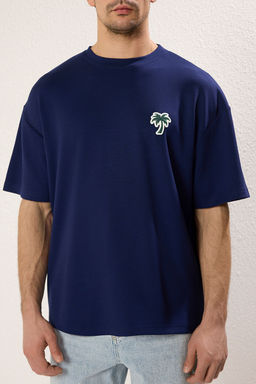 Lacivert Oversize/Genis Kesim Palmiye Patchli Interlok T-Shirt TMNSS25TS00024