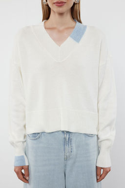 Ekru Yumusak Dokulu Atk?l? Triko Kazak TWOAW25KZ00205