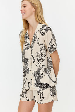 Krem Kaplan Desenli Viskon Sortlu Dokuma Pijama Tak?m? THMSS24PT00011