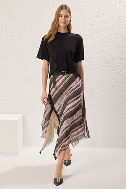 TRENDYOLMILLA Siyah Ekose Desenli Tul Dantel detayl? Esnek Etek TWOSS25ET00067