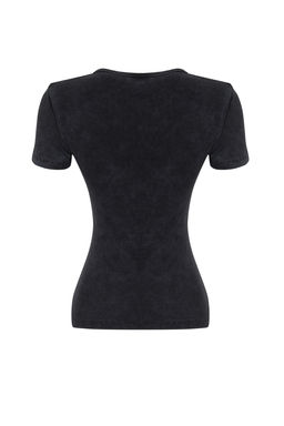 TRENDYOLMILLA Siyah Eskitme/Soluk Efektli Basic Fitilli Pamuklu Esnek Orme T-Shirt TWOSS24TS00000 фото 8