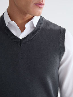 Standart Kal?p V Yaka Erkek Triko S?veter