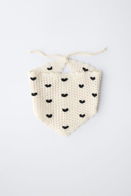 BANDANA PUNTO CROCHET CORAZONES / Crudo