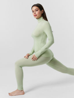 Термолегинсы женские зеленые туманный зеленый 642266 - Mark formelle фото 8