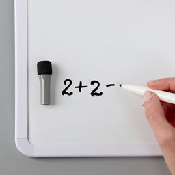 Цена за 12 шт. Маркер на водной основе с магнитом, 2×2×13.5 см, чёрный