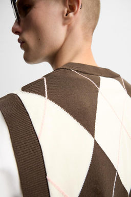 DIAMOND JACQUARD KNIT WAISTCOAT - Zara фото 7