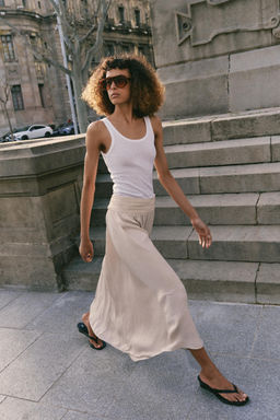 FALDA MIDI SATINADA / Beige - Zara фото 3