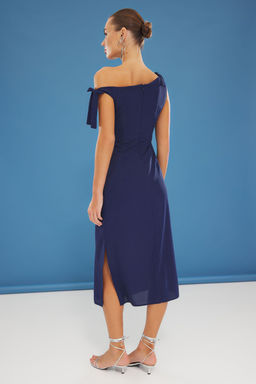 Lacivert A Kesim Asimetrik Yakal? Midi Mat Saten Dokuma Elbise TWOSS25EL00294 - Trendyolmilla фото 5