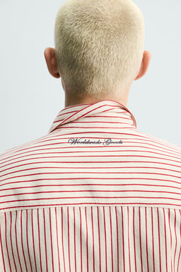 SOBRECAMISA RAYAS PARCHE CONTRASTE / Rojo