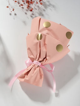 Букет из мыльных лепестков для ванны «Три розы и гвоздика», подарочный, розовый, 7.5×13.5×20 см