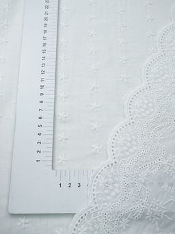 Шитье "Цветочки с ажурной каймой" цв.молочно-белый, ш.1.33м, хлопок-100%, батист, 80гр/м.кв