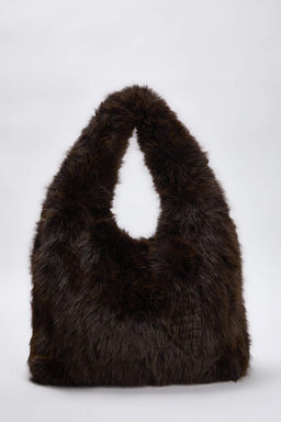 Koyu Kahverengi Metal Halka Detayl? Suni Kurk Kad?n Omuz ve El cantas? TAKAW26OC00085