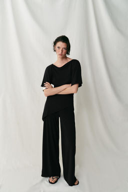 TOP CREPE DRAPEADO / Negro