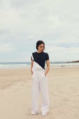 T-SHIRT WITH BACK SEAM - Zara фото 17