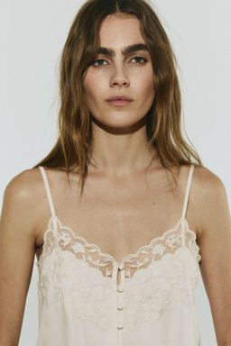 Top de viscosa con detalle bordado - H&m фото 4