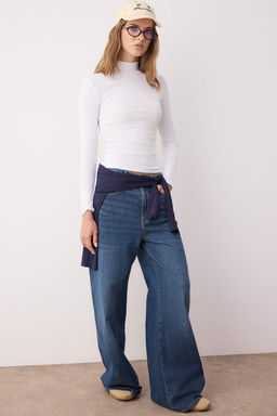 Beyaz Fitted/Vucuda Oturan Dik Yaka Uzun Kol Fitilli Esnek Orme Bluz TWOAW21BZ0423