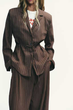 STRIPED SHOULDER PAD BLAZER WITH THIN BELT - Zara фото 2