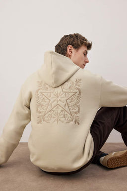 Tas Oversize/Genis Kesim S?rt? Nak?s Detayl? Kapusonlu Sweatshirt TMNAW25SW00142