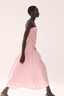 Maxivestido fruncido