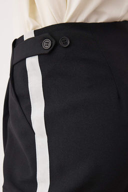 Siyah Yanlar? Serit Detayl? Wide Leg/Genis Paca Dokumlu Kumas Pantolon TWOAW26PL00066 - Trendyolmilla фото 4