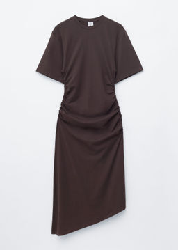 Vestido midi asim?trico tipo camiseta