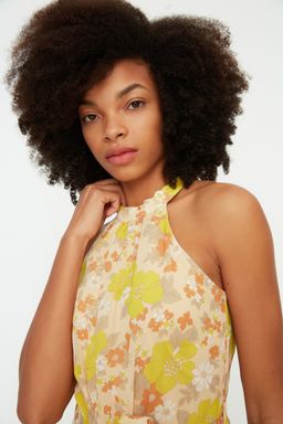 TRENDYOLMILLA Ekru Cicek Desenli Kusakl? A Kesim Halter Yaka Kolsuz Midi Astarl? Dokuma Elbise TWOSS20EL2536  фото 10