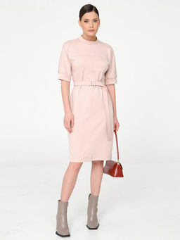 Платье с вырезом по спинке