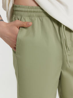 Шорты мужские зеленые