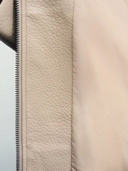 Куртка-бомбер из искусственной кожи с ремнем / Zarina  фото 10