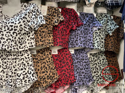 Женская пижама с шортами леопард