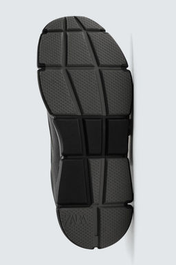 MONOCHROME TECHNICAL TRAINERS - Zara фото 12