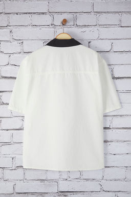TRENDYOL MAN Ekru Oversize Fit Patch Etiket Detayl? Kontrast Yakal? %100 Pamuk Yazl?k Gomlek TMNSS25GO00043 - Trendyolmilla фото 4