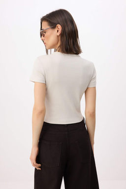 Tas Bask?l? Fitted/Vucuda Oturan K?sa Kollu Pamuk Ribana Orme T-Shirt TWOSS26TS00127 - Trendyolmilla фото 4