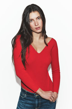 TOP AJUSTADO PUNTO RIB / Rojo