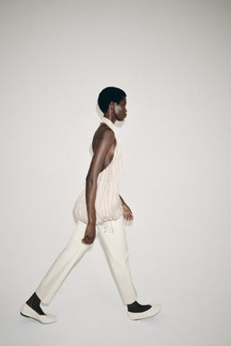 TOP HALTER PLISADO ZW COLLECTION / Perla / Beige - Zara фото 5