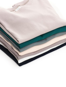 Футболка в рубчик 22-0210 бежевый