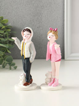 Набор фигурок полистоун «Подростки с мишками», 2 шт., 5.2×6.5×14.5 см