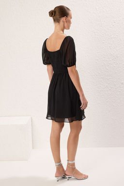 Siyah Duz Etegi Belden Ac?lan Balon Kol Mini Dokuma Elbise TWOSS25EL00276 - Trendyolmilla фото 4