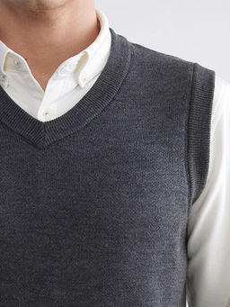 Standart Kal?p V Yaka Erkek Triko S?veter