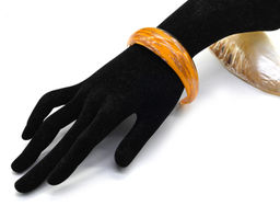 Жесткий браслет из муранского стекла цв.оранжевый