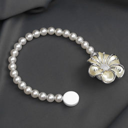 Подхват для штор «Цветок», d=6 см, цвет серебряный/белый