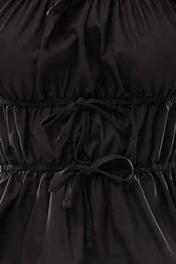 Siyah Kare Yaka Ask?l? Buzgulu Dokuma Bluz TWOSS25BZ00113