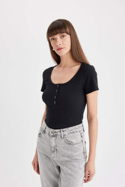 Облегающая футболка с круглым вырезом в рубчик и короткими рукавами - Defacto фото 3