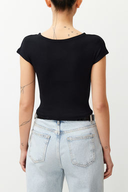 Siyah Crop Fitted Orme T-Shirt TEDSS24TS00017