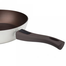 Сковорода с антипригарным покрытием д22см Hygge, h4,5см, s3,3мм, дно д17,8см, s3,8мм, кованый алюминий, съемная бакелитовая ручка с покрытием soft-touch, молочный/коричневый, TalleR (Китай) Подходит для всех видов плит, включая индукционную. - Домашняя мода фото 7