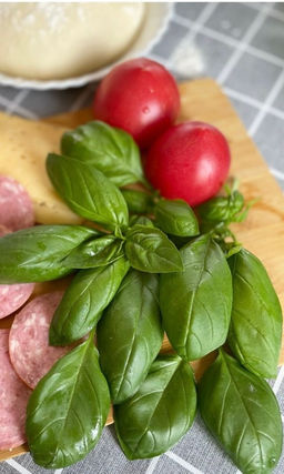 Базилик РУССКИЙ ДЕЛИКАТЕС  Быстро отрастает после срезки! Листья очень сочные, не грубеют!