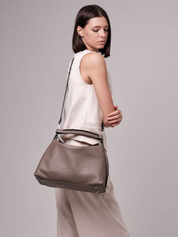 Сумка кожаная на плечо 30900 тауп