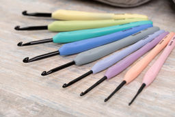 Для вязания Gamma RH-BL крючок с прорезин. ручкой алюминий d 5.0 мм 16 см в блистере фото 8